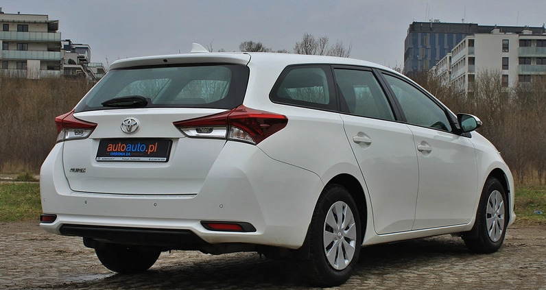 Toyota Auris cena 53899 przebieg: 111600, rok produkcji 2018 z Dębno małe 56
